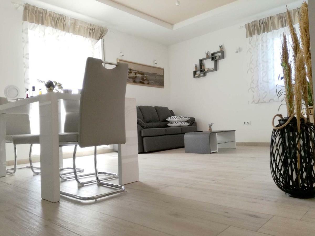 Apartments Dalmatino Рукавац Екстериор снимка